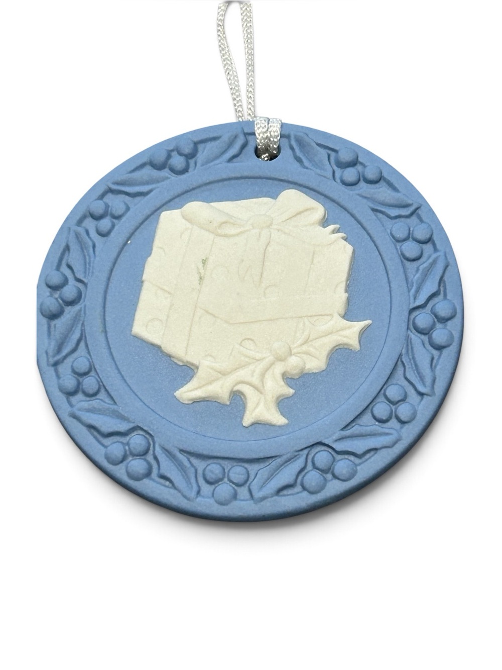 Wedgewood Vintage Christmas Present & Holly Ornament 2000